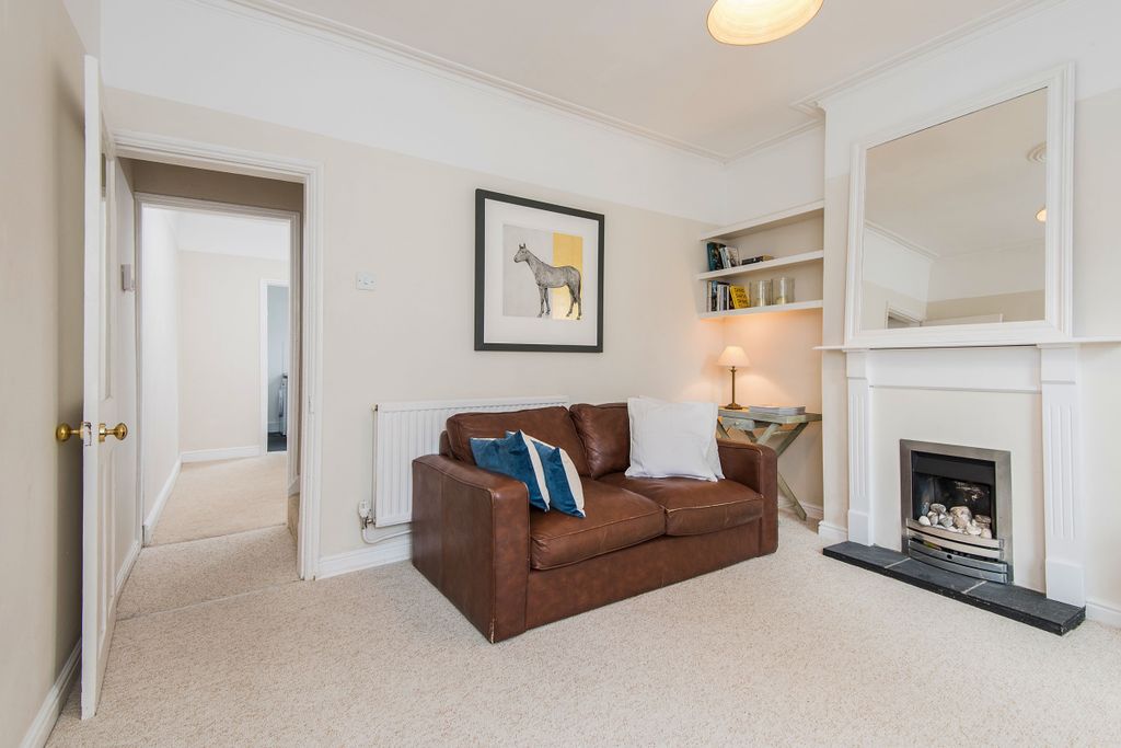 Property photo 2 of 9