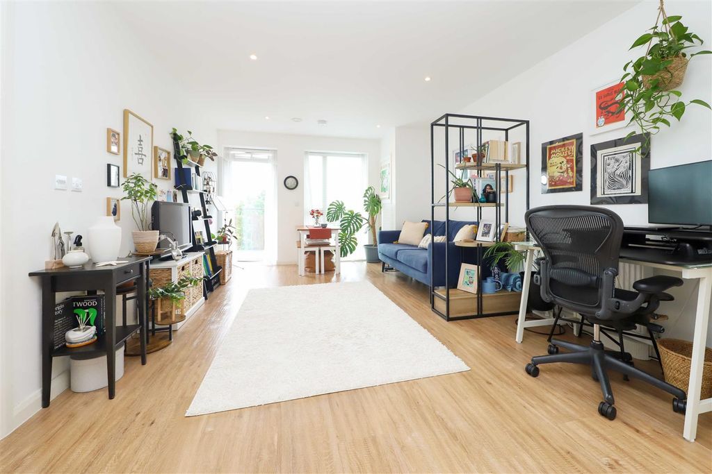 Property photo 3 of 14