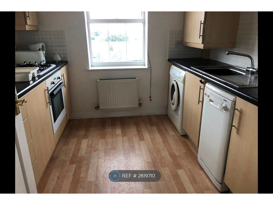 Property photo 1 of 6 Kitchen