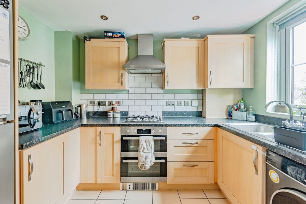 Property photo 3 of 12
