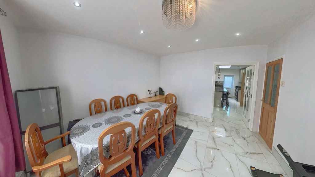 Additional image 7 of 5 bed end terrace house for saleMarlborough Road, Dagenham RM8