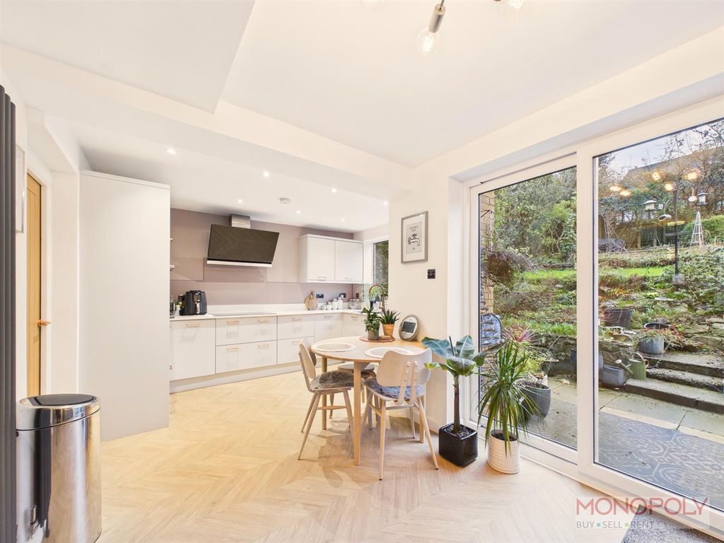 Property photo 3 of 29 Cam01943G0-Pr0607-Still004.Jpg