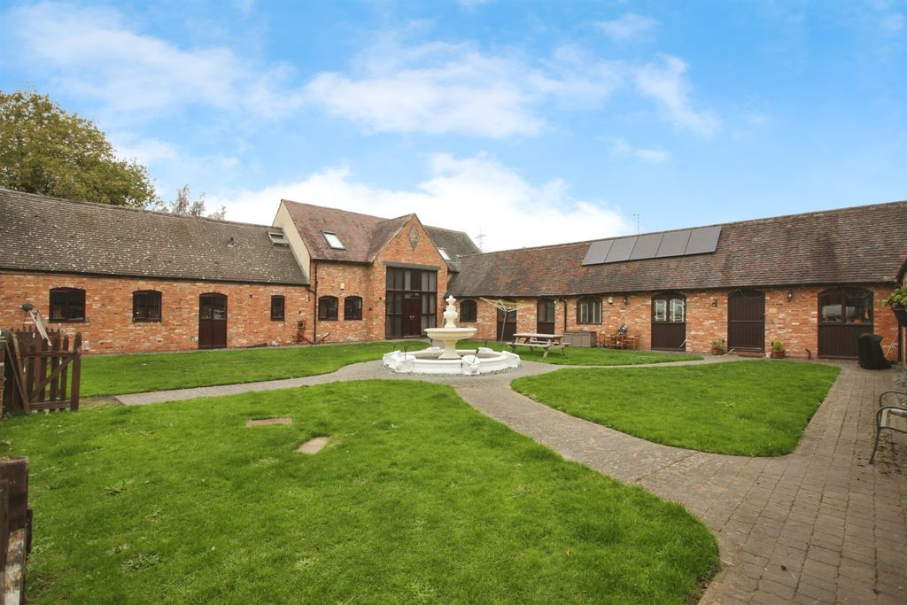 Property photo 2 of 22