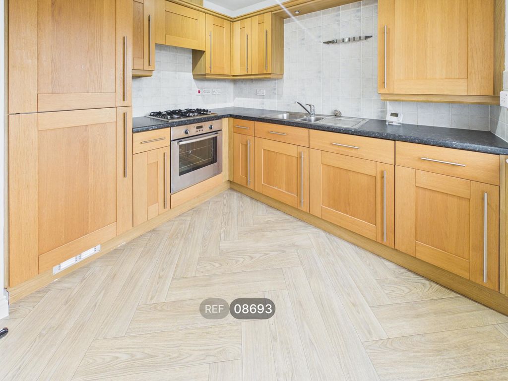 Property photo 2 of 8 Kitchen