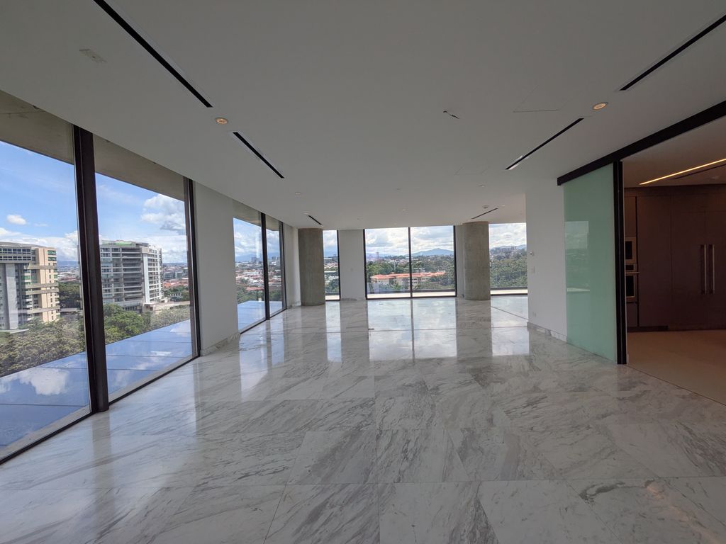 Property photo 2 of 61