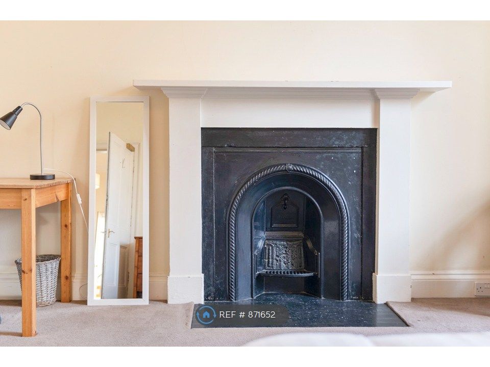 Property photo 3 of 35