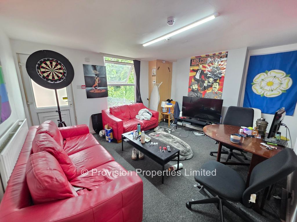 Property photo 1 of 9 Photo