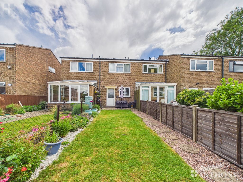 Property photo 3 of 13 Cam03218G0-Pr1048-Still003