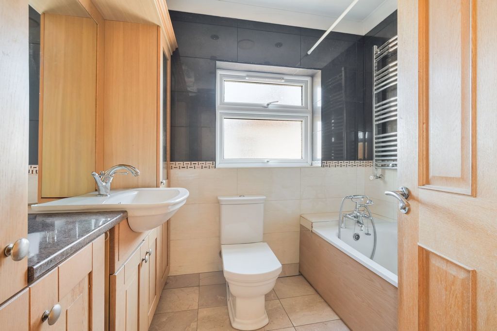 Additional image 9 of 3 bed semi-detached house for salePollards Oak Crescent, Oxted RH8