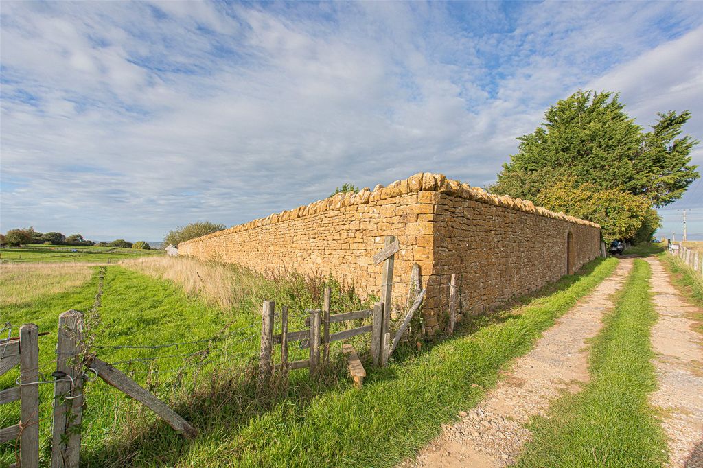 Property photo 2 of 6 Picture No. 05