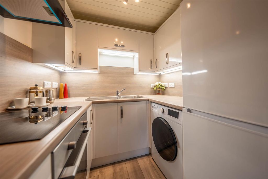 Property photo 3 of 15 Dsc09999-Hdr.Jpg