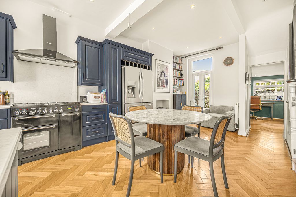 Property photo 3 of 14