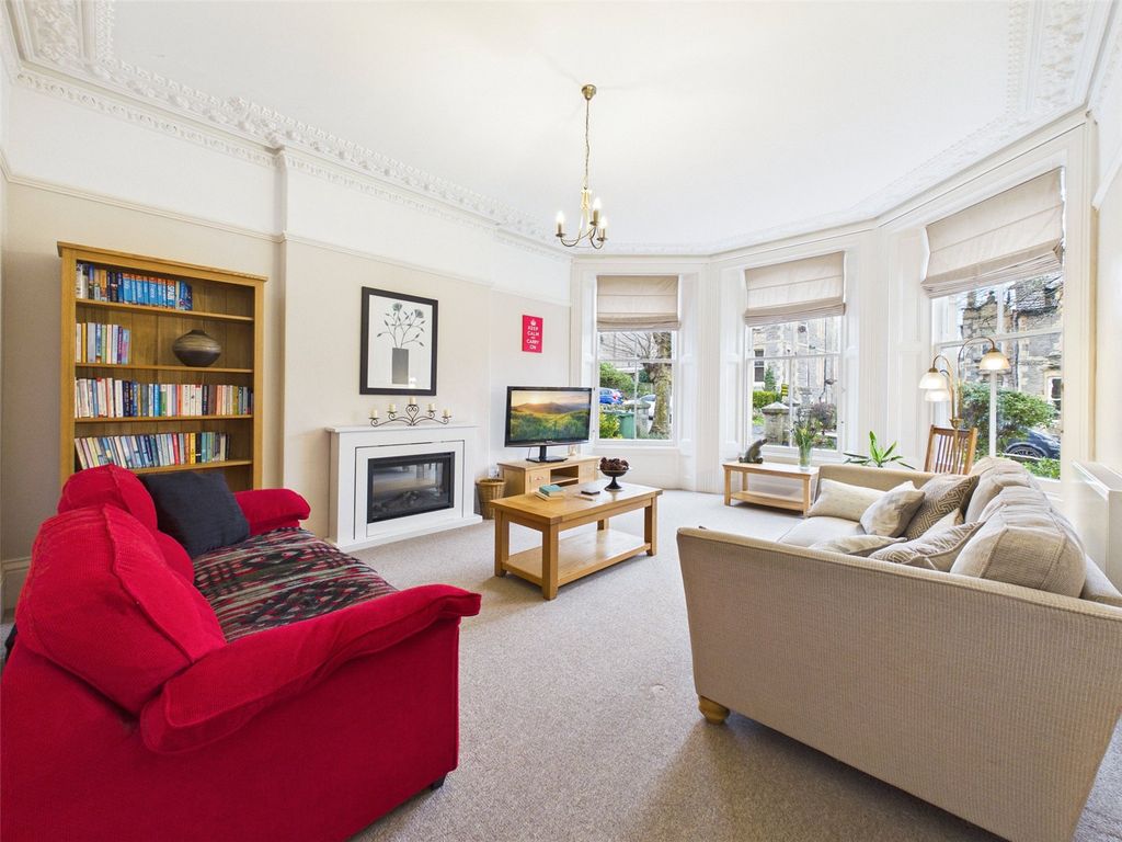 Property photo 2 of 21 Picture No. 27