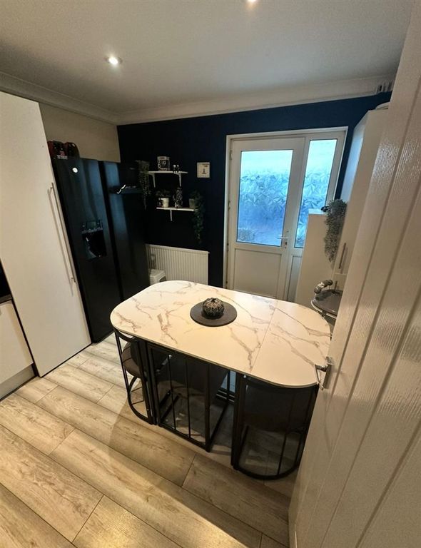 Property photo 3 of 17 66246.Jpg