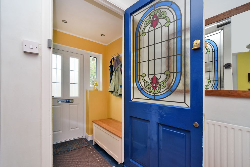 Property photo 2 of 11