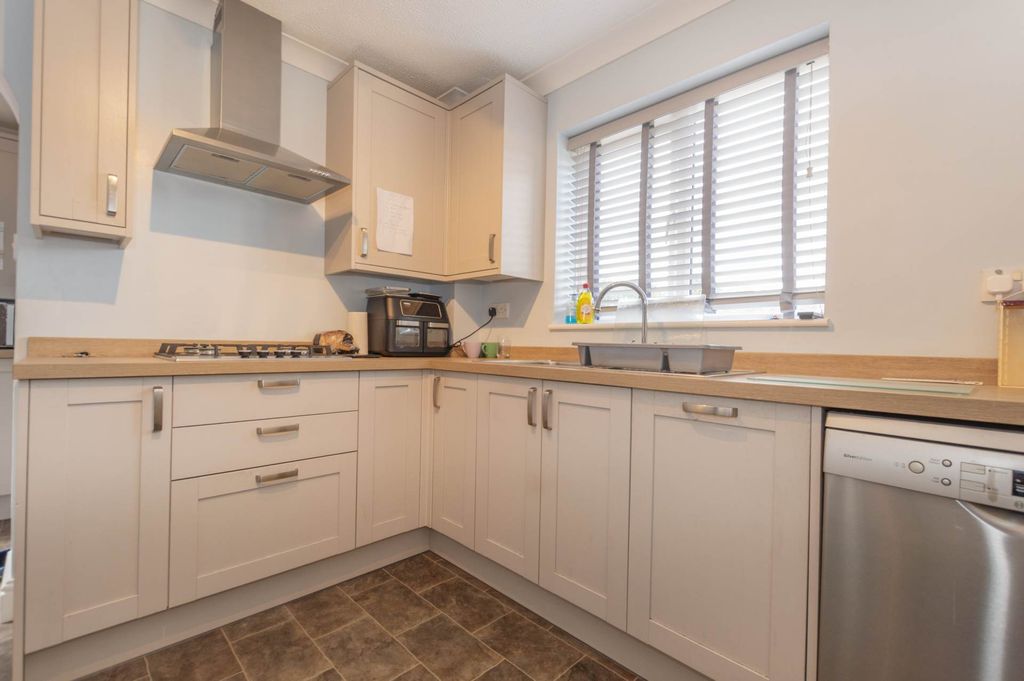 Property photo 2 of 14