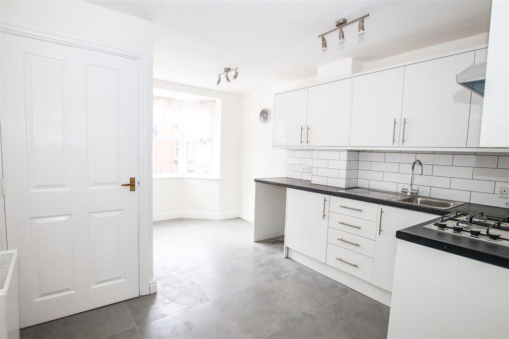 Property photo 2 of 14 Bay Fronted Kitchen / Dining Room