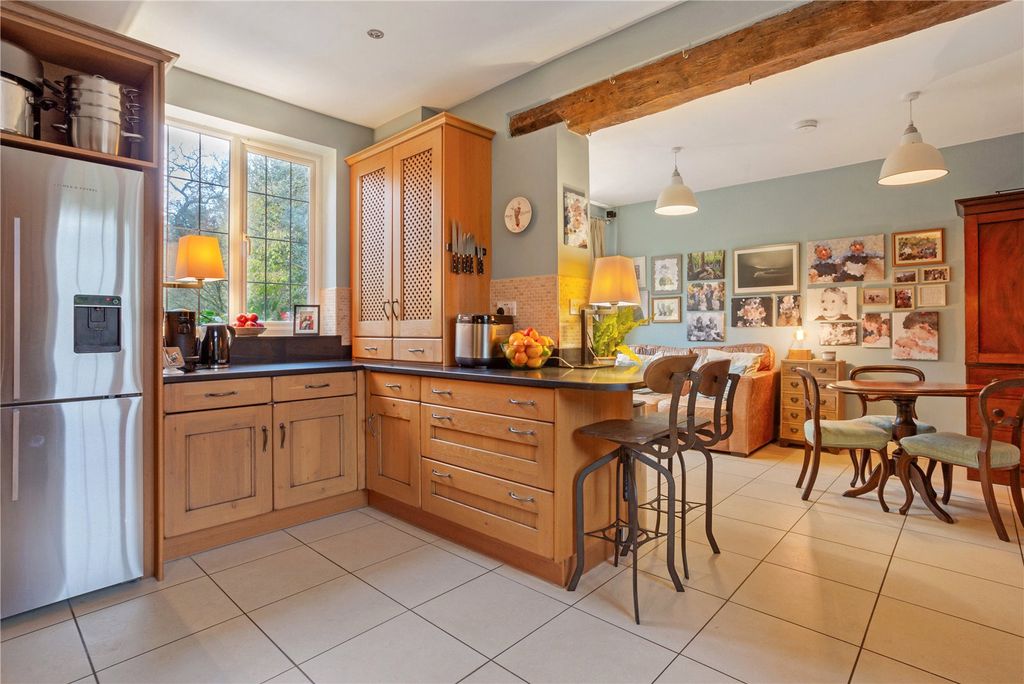 Property photo 2 of 16 Kitchen