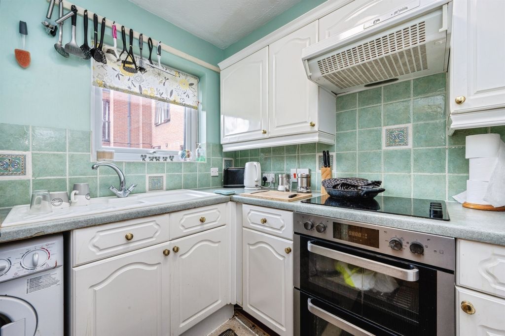 Property photo 3 of 14