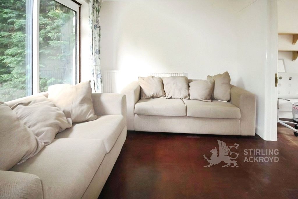 Property photo 2 of 6 Living Room