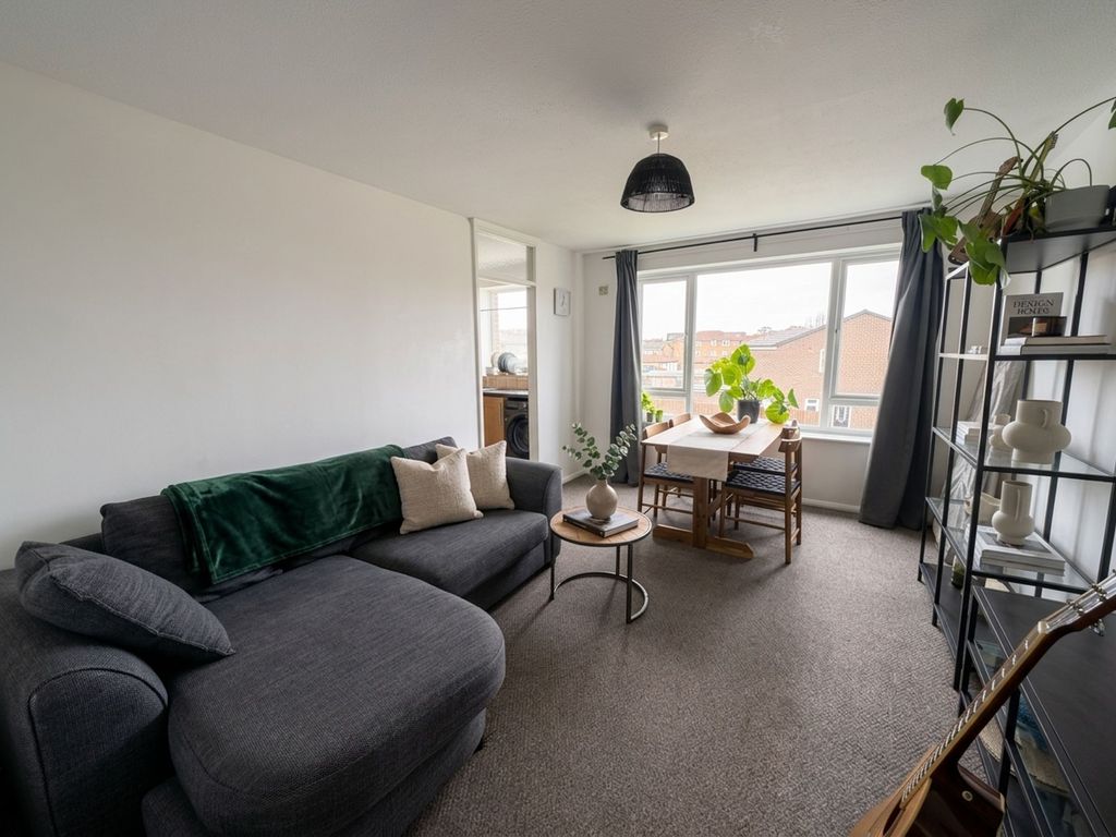 Property photo 3 of 8