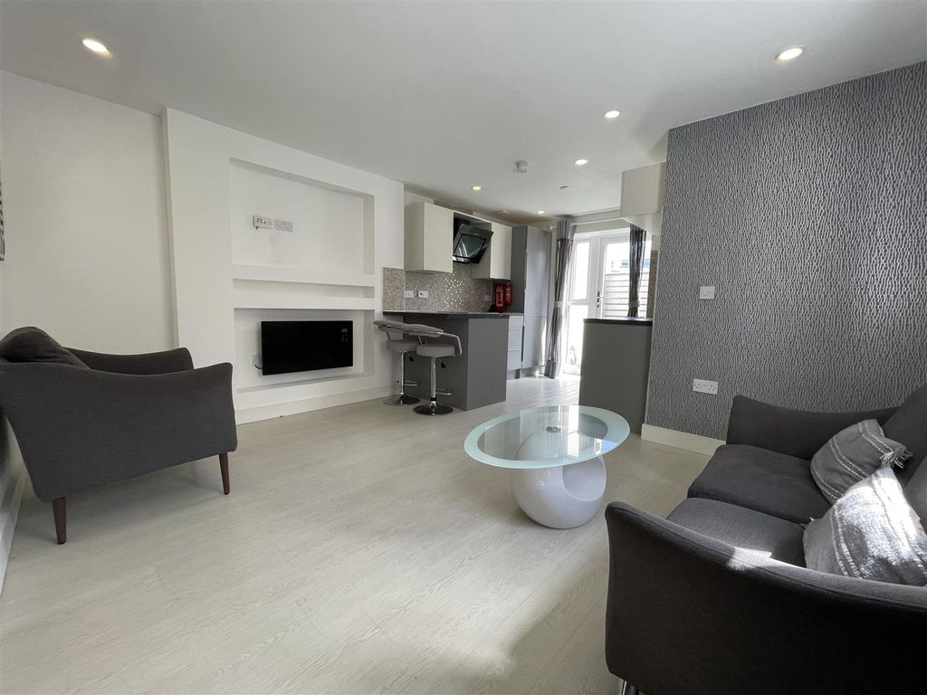 Property photo 2 of 11 Img_5810.Jpg