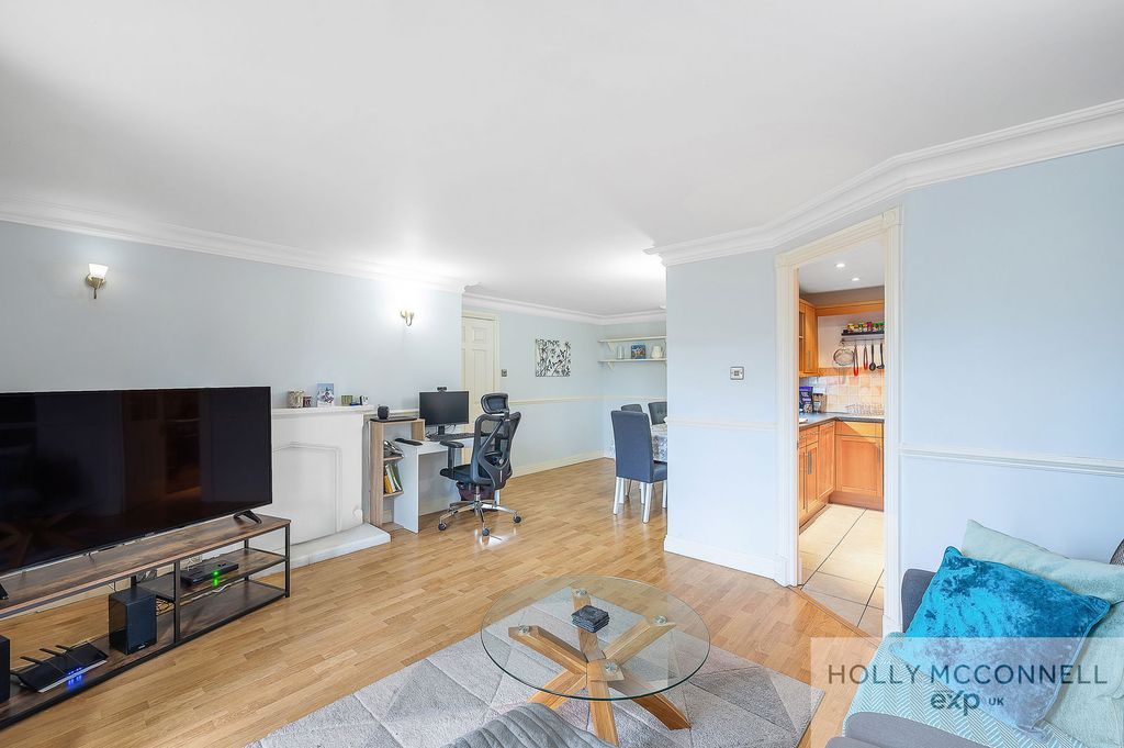 Property photo 2 of 23