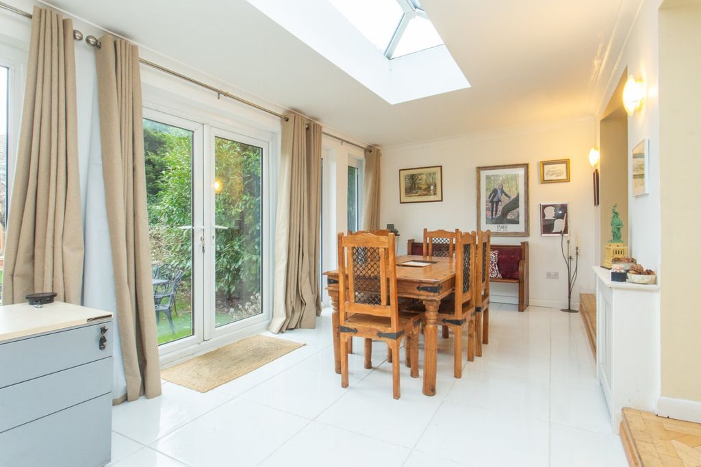 Property photo 3 of 28 Picture 3