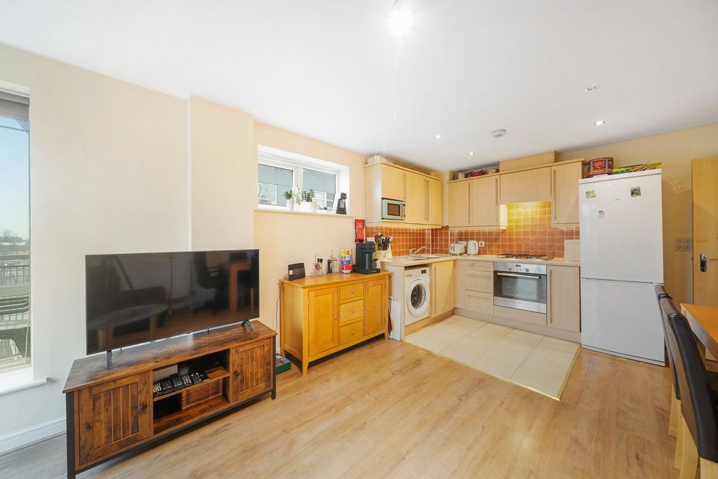 Property photo 3 of 8