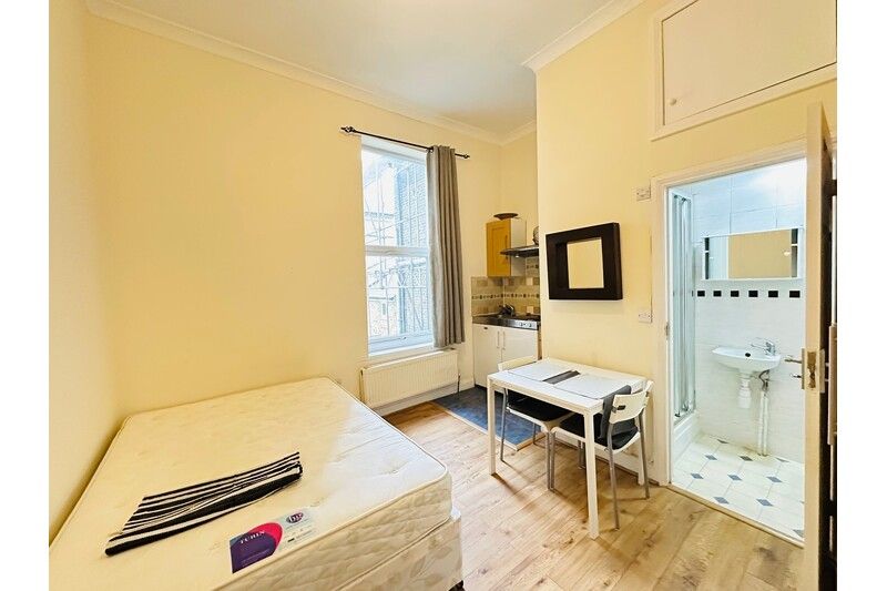 Property photo 1 of 4