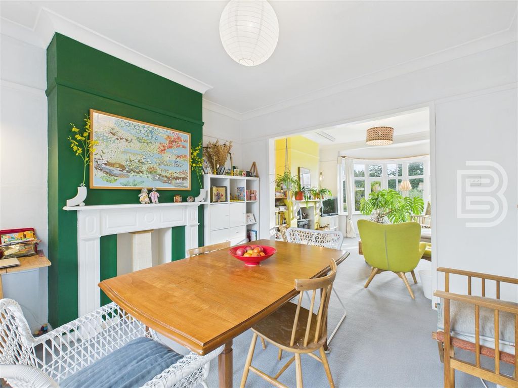 Property photo 3 of 23 Cam05587G0-Pr0083-Still016.Jpg