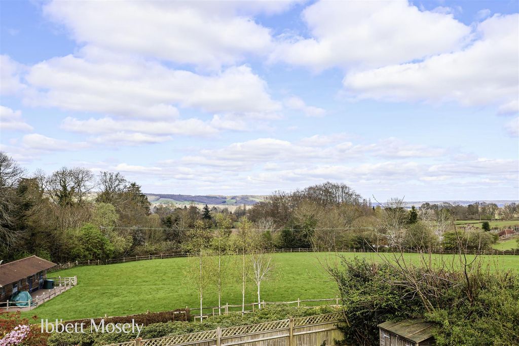 Property photo 3 of 14 21.Jpg