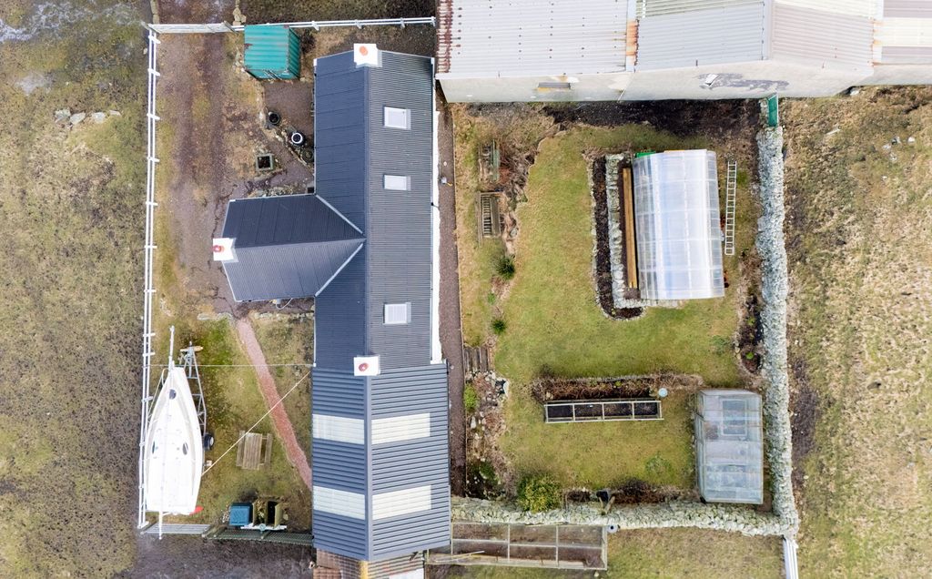 Property photo 3 of 61