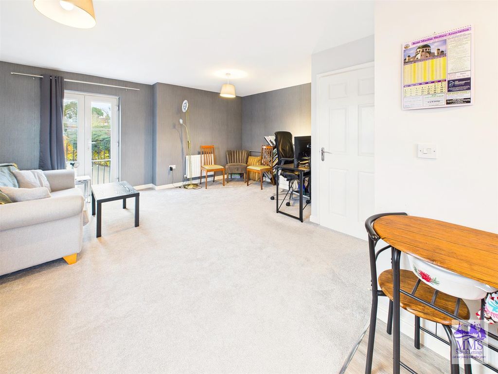 Property photo 3 of 13 Cam04098G0-Pr0134-Still012.Jpg