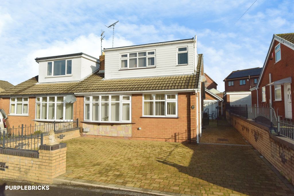 Property photo 1 of 31