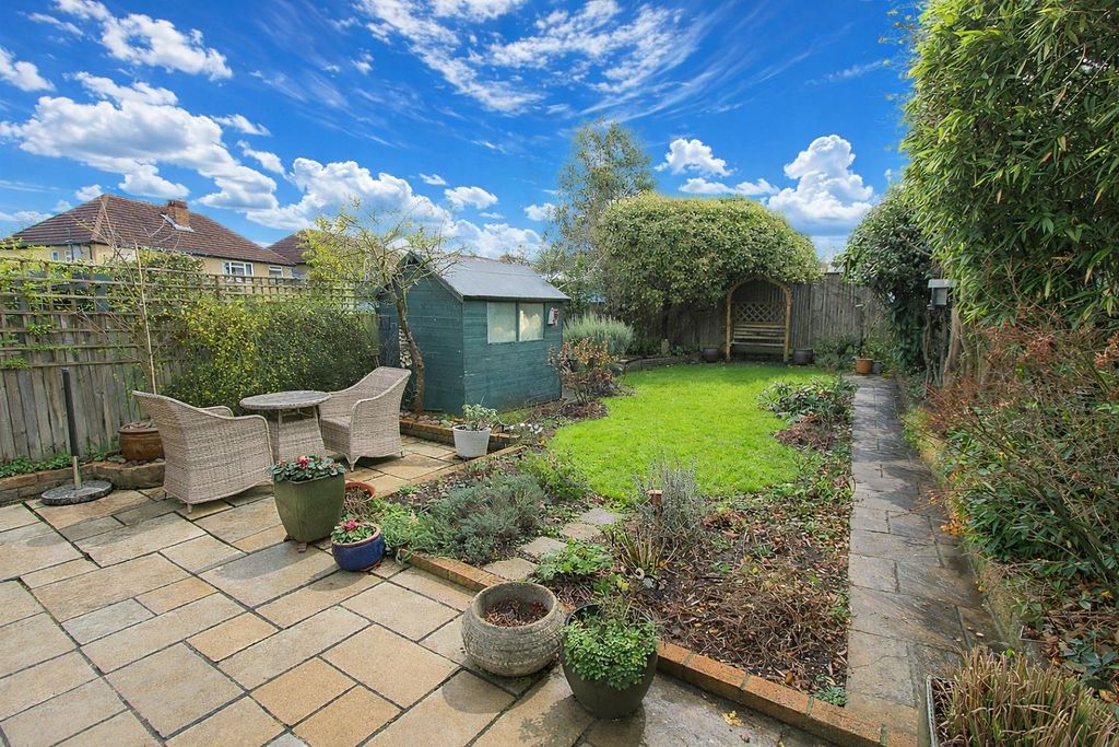 Property photo 3 of 23 Garden B.Jpg