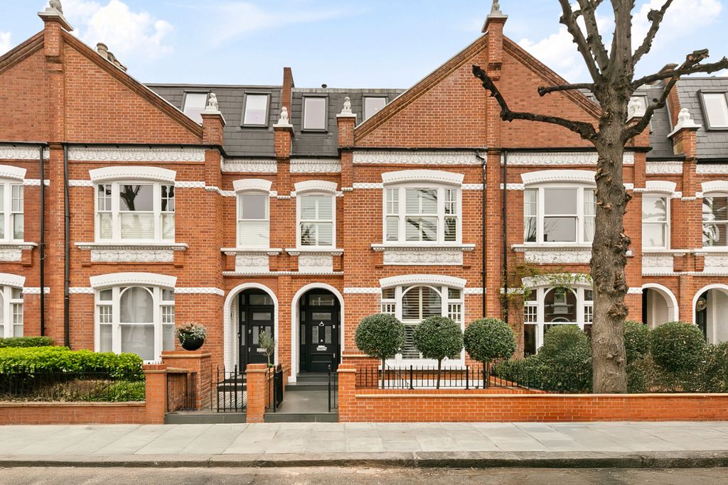 Property photo 1 of 33