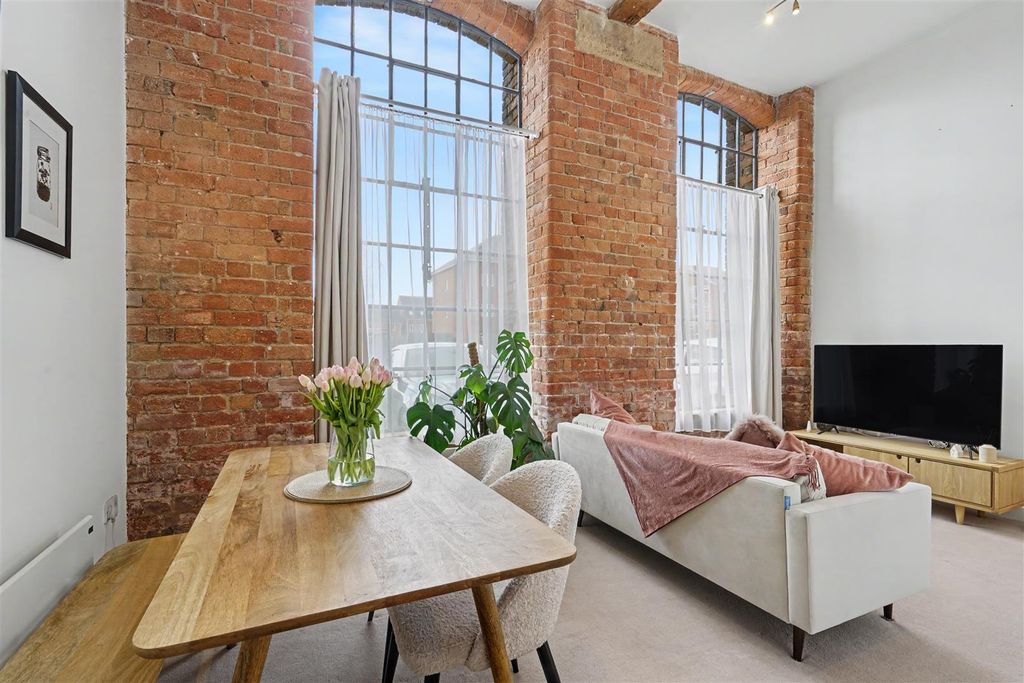 Property photo 2 of 17 Living Area 1_3.Jpeg