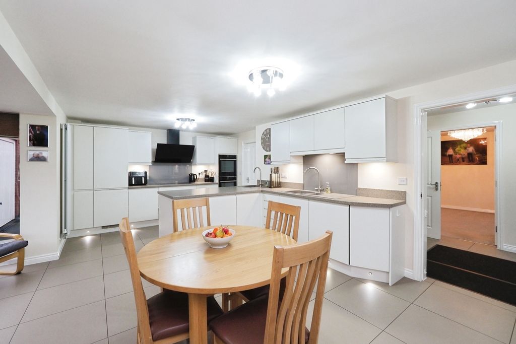 Property photo 3 of 20 Img_4219