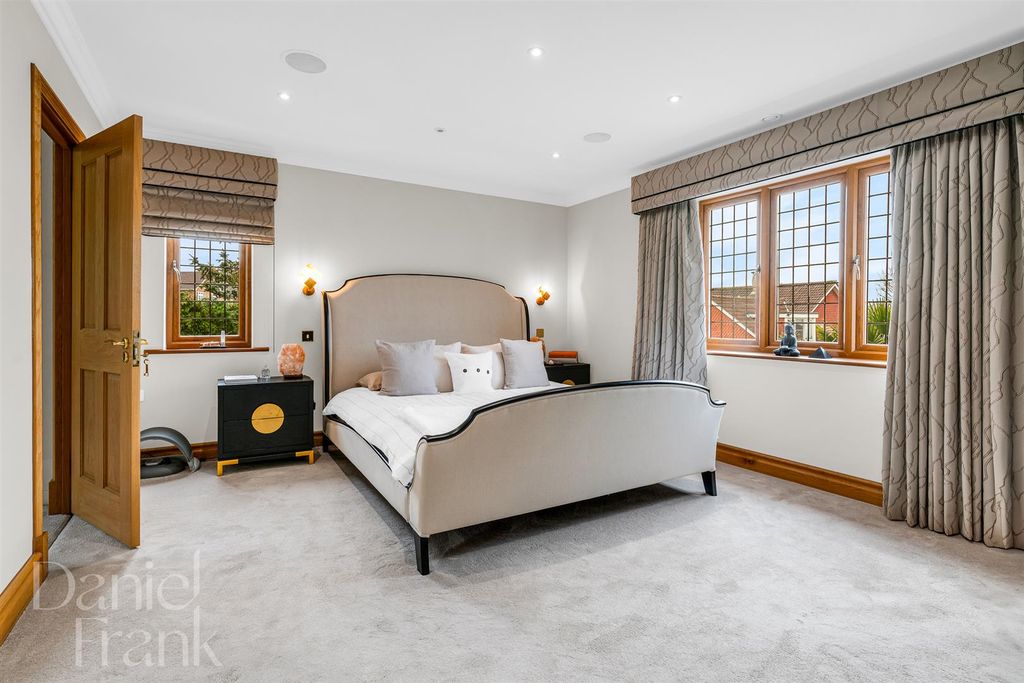 Additional image 23 of 5 bed detached house for saleWest View, Loughton IG10
