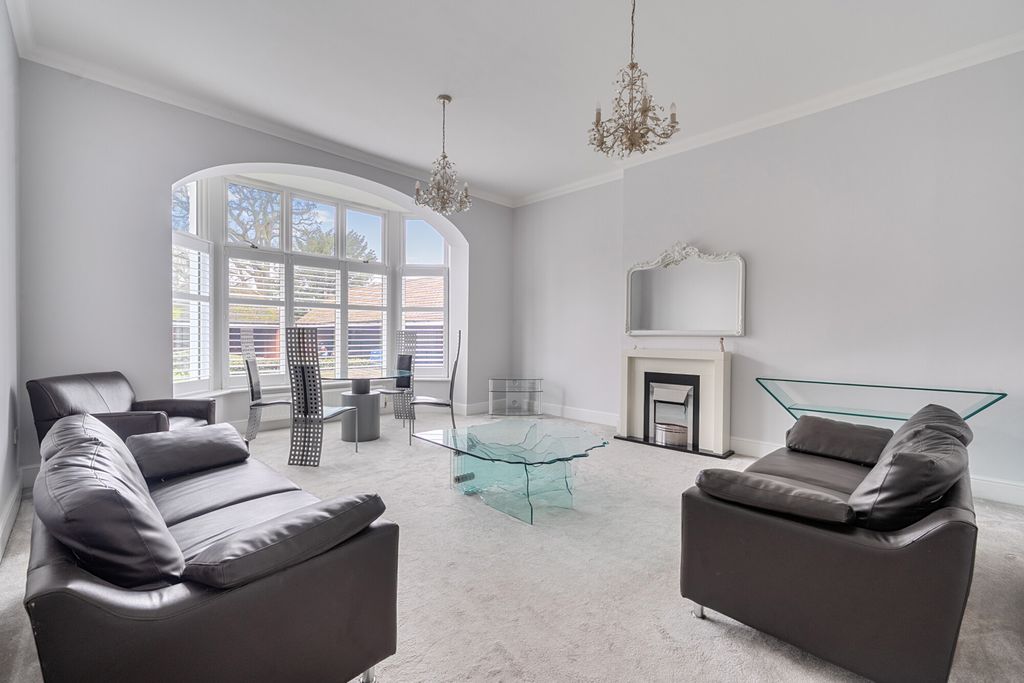 Property photo 2 of 18 Reception