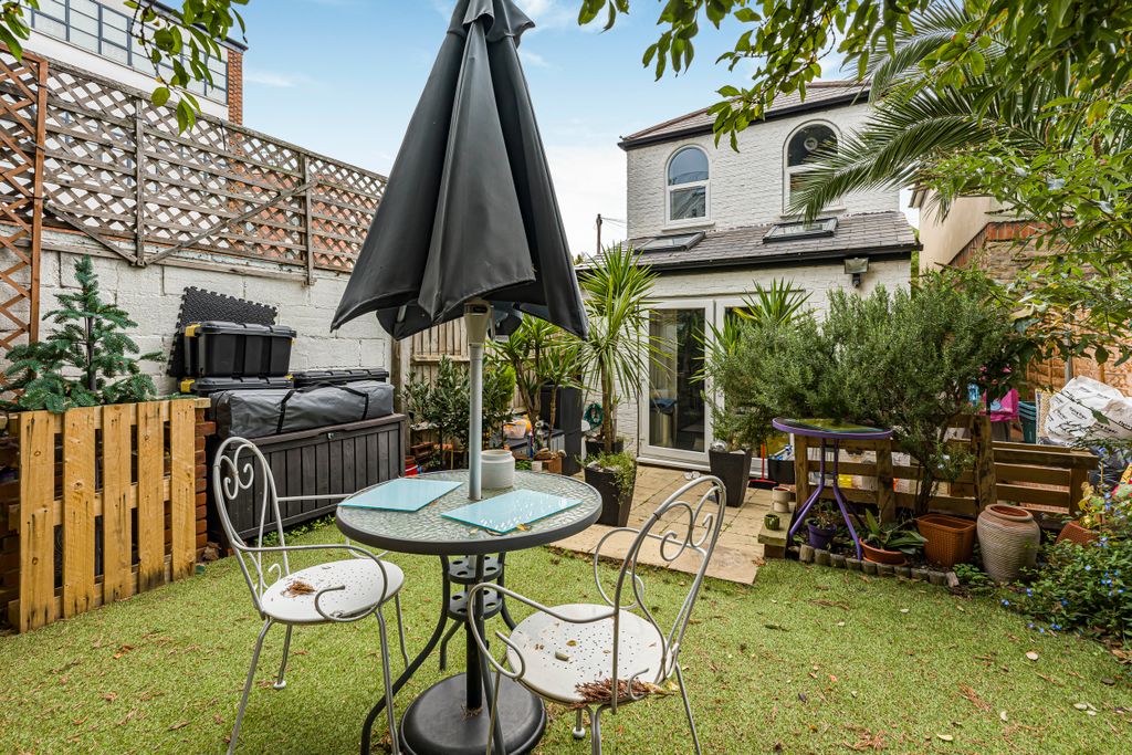 Property photo 1 of 17 Ped00197