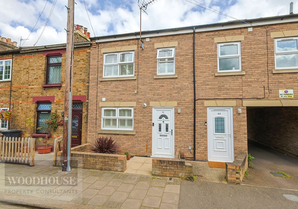 Property photo 1 of 25