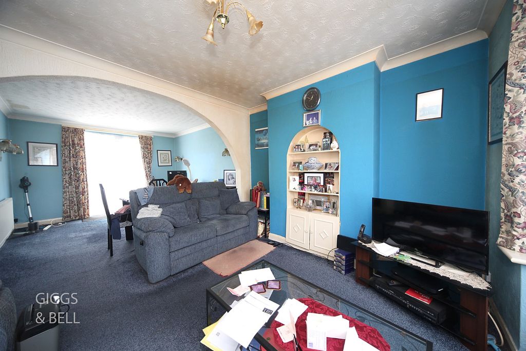 Property photo 3 of 14 5563803
