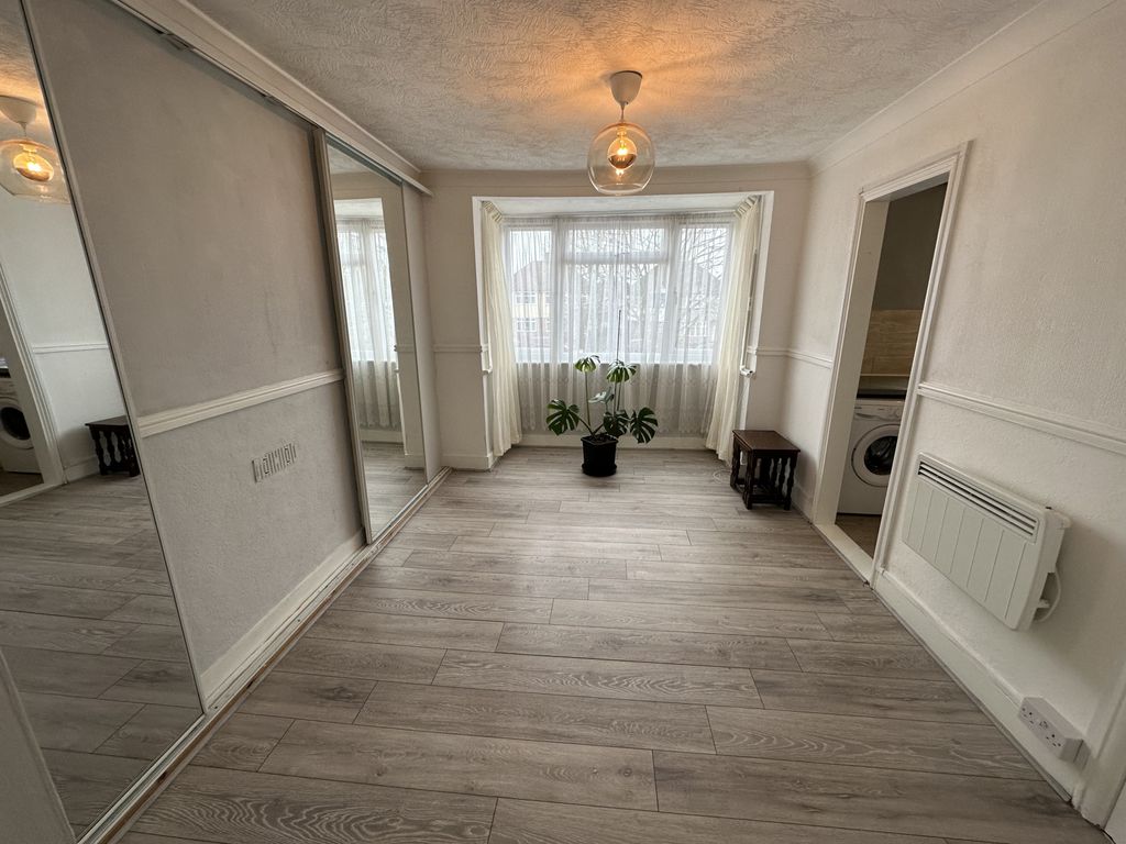 Property photo 2 of 5 Gallery