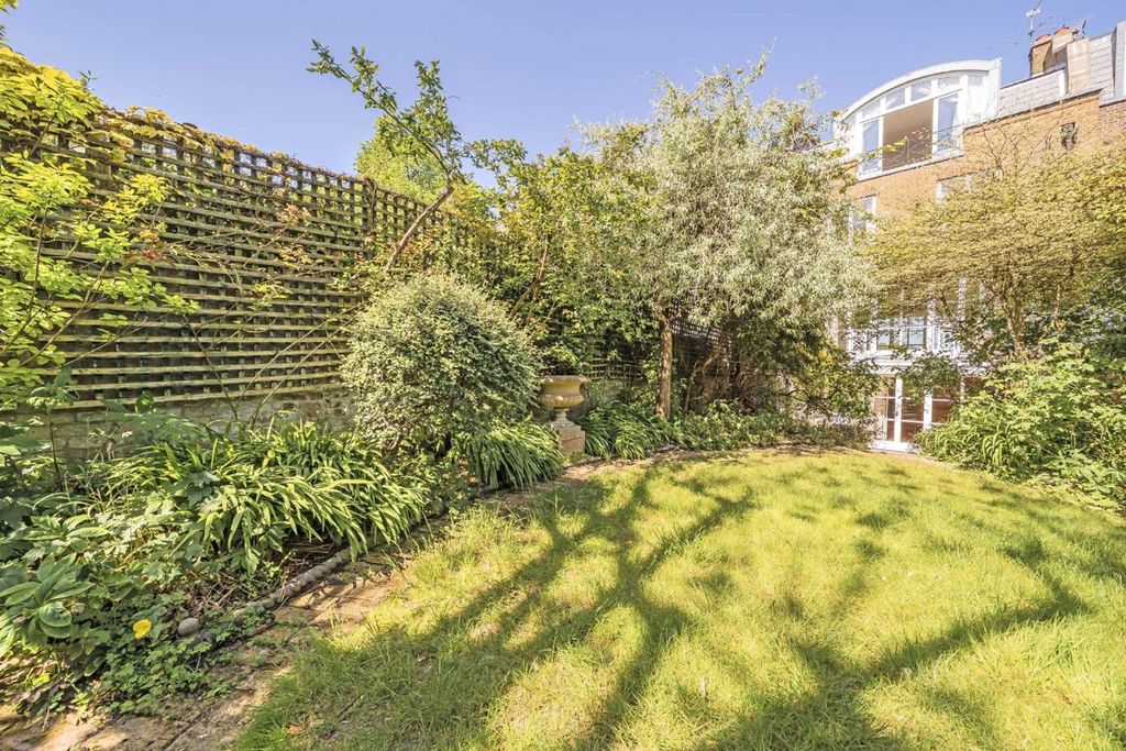 Property photo 3 of 13