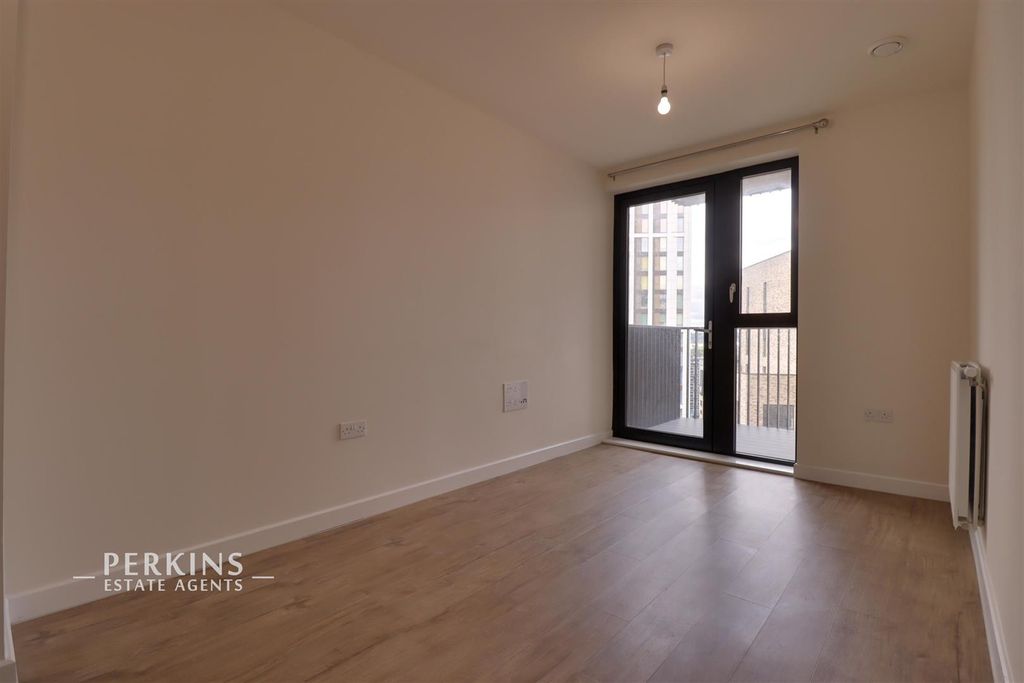 Property photo 3 of 7 L.Jpg