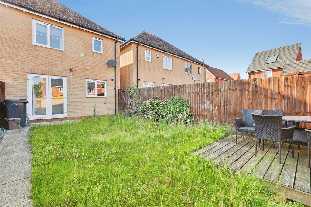 Property photo 3 of 12