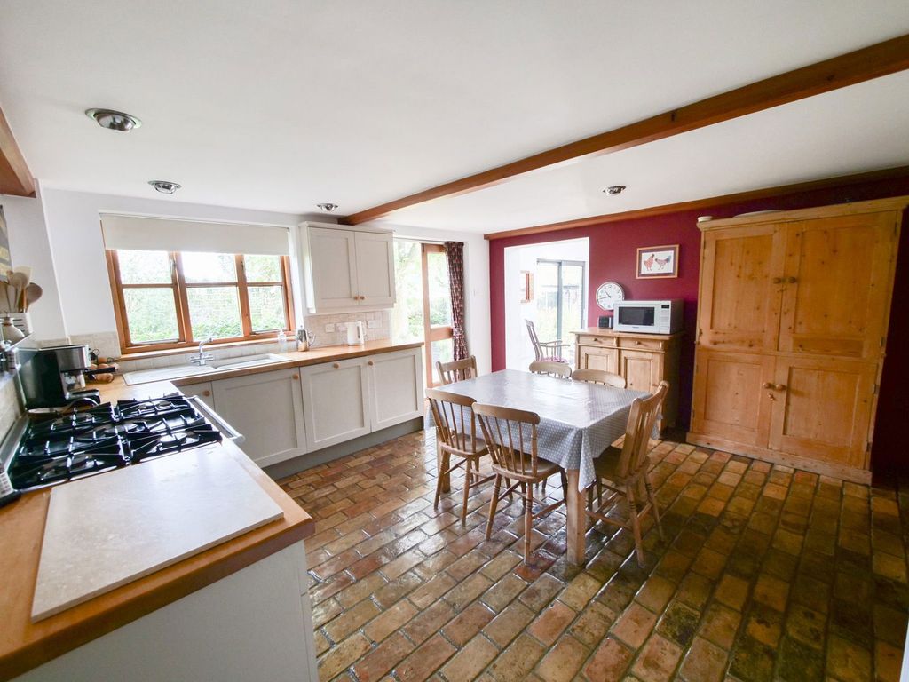 Property photo 3 of 34