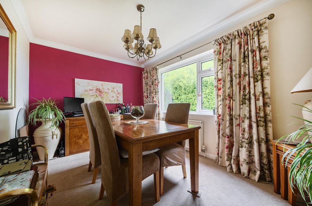 Property photo 3 of 16 3 - 1300327-9-6835d9E...